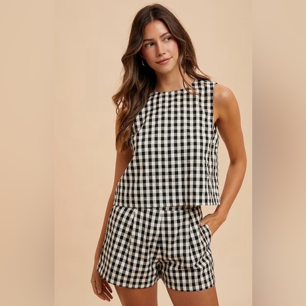 Gingham Sleeveless Top Pleated Shorts Set